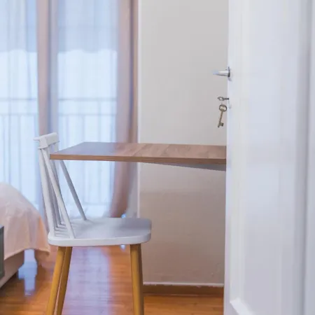 Olympian Hideaway Apartment *